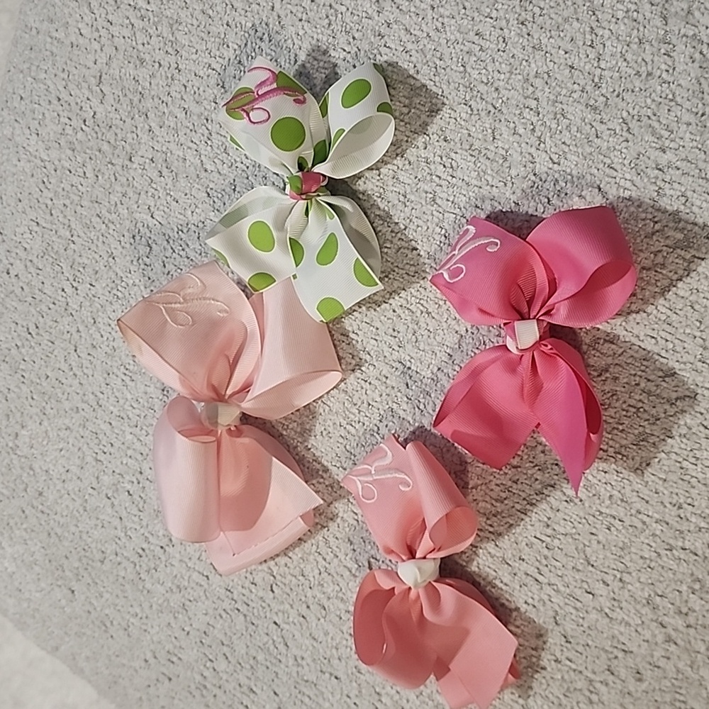 Lot of 4 boutique bows!!!